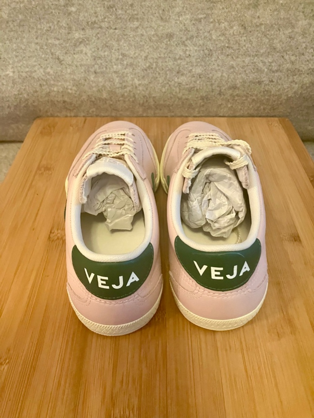 NWT - Veja Volley Leather Sneaker -Pink & Green (sz 6 / 37) - Picture 4 of 16